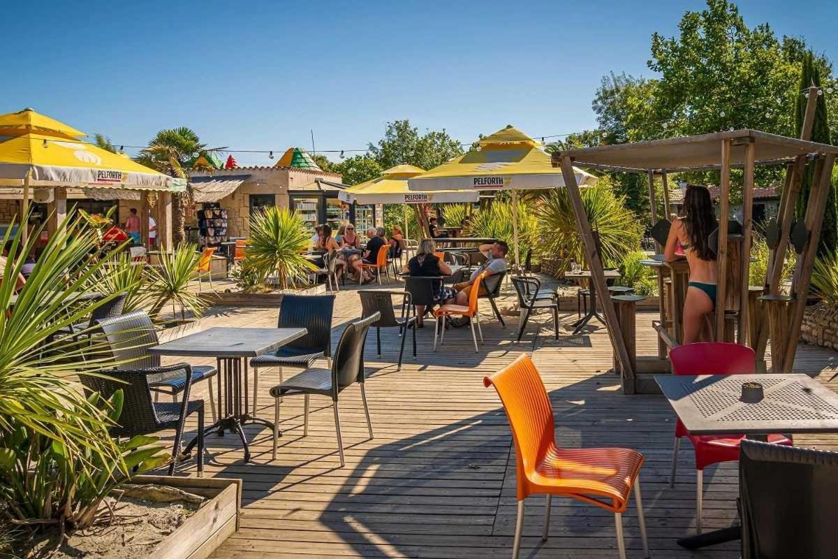 Camping 4 Etoiles - Parc Aquatique - Eei0Fi Saint-Georges-d'Oleron Exterior foto