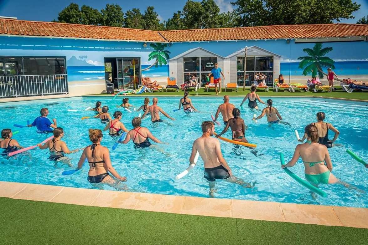 Camping 4 Etoiles - Parc Aquatique - Eei0Fi Saint-Georges-d'Oleron Exterior foto