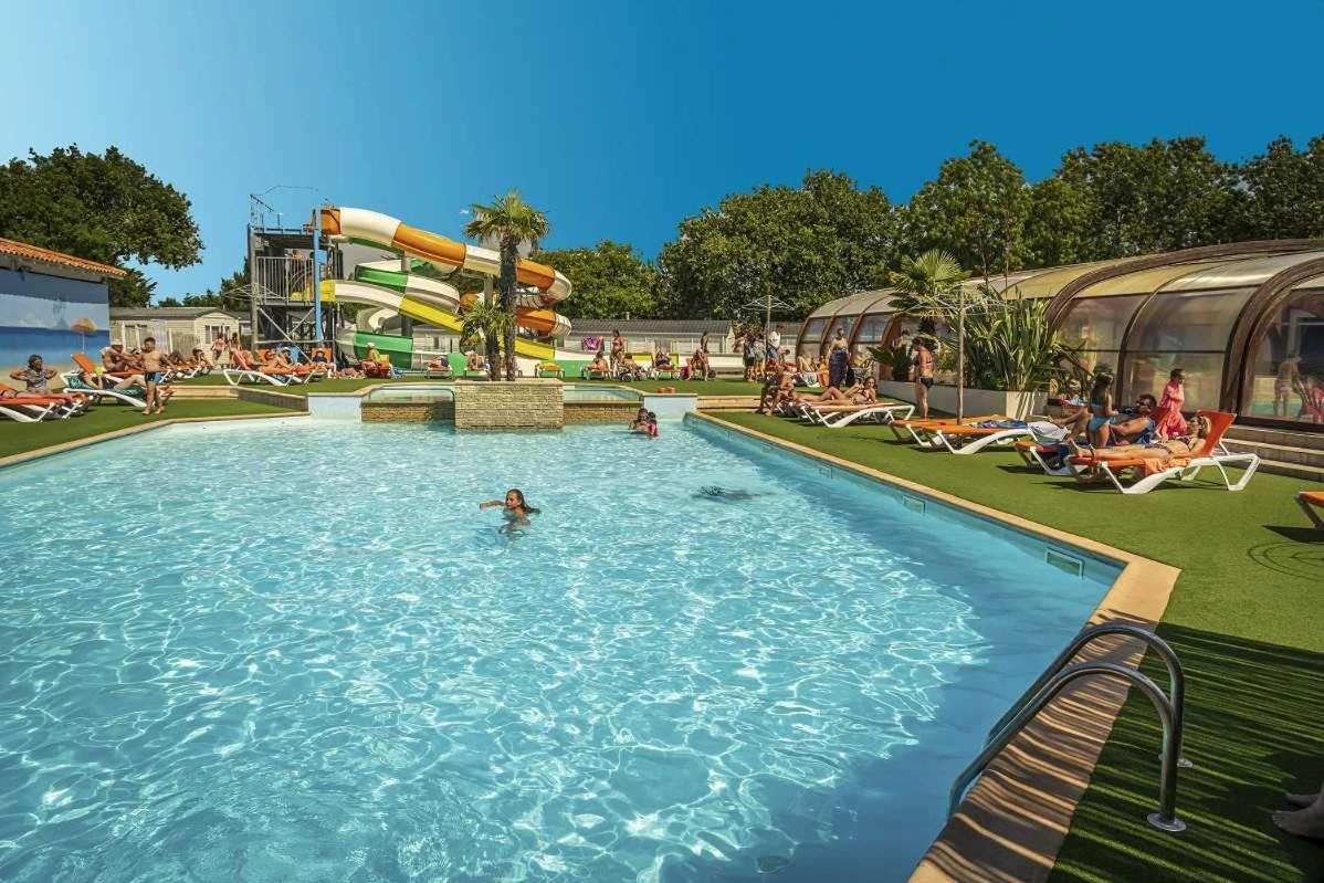 Camping 4 Etoiles - Parc Aquatique - Eei0Fi Saint-Georges-d'Oleron Exterior foto